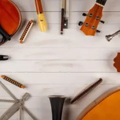 Gitara i skrzypce jako instrumenty muzyczne - różnice i charakterystyka