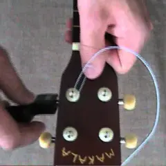 Jak założyć struny do ukulele - proste kroki i najczęstsze błędy