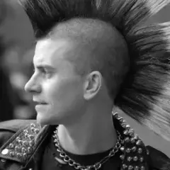 Polski punk rock - historia i rozwój kontrowersyjnego gatunku