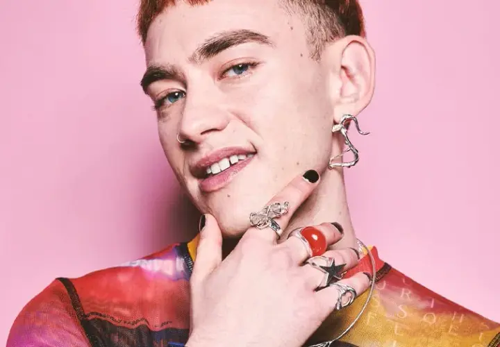 Olly Alexander: Od aktora do króla popu. Poznajemy jego historię