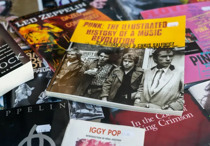 Iggy Pop: Jak stał się ikoną punk rocka i wpłynął na muzykę?