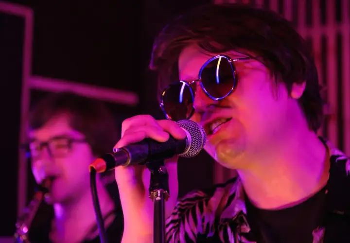 Jak zorganizować domowy koncert dla przyjaciół? Zainspiruj się