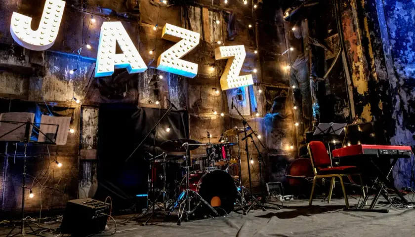 Ekspresyjny styl jazzowy: historia, cechy i wpływ na kulturę