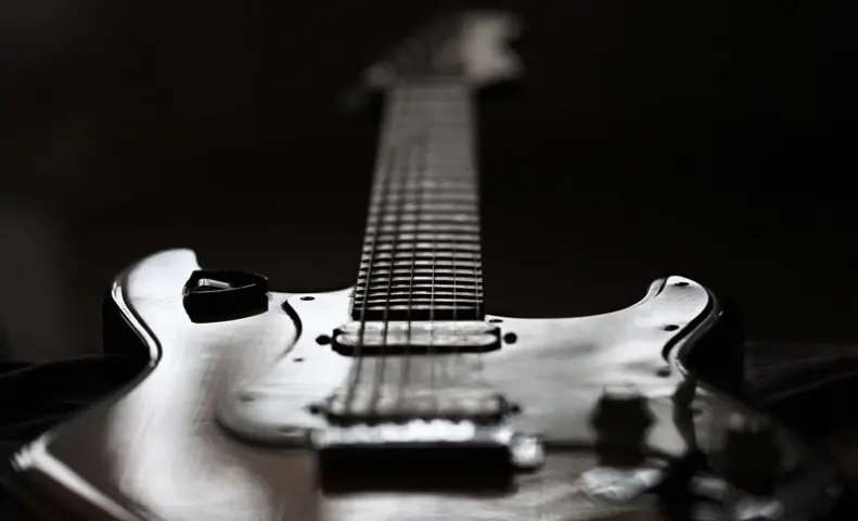 Top 10 gitar elektrycznych na rynku: Ranking najlepszych modeli dla różnych stylów gry