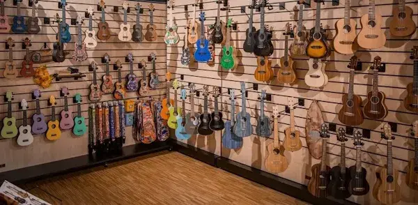 Ukulele tenorowe czy koncertowe - wszystko co musisz wiedzieć o wyborze
