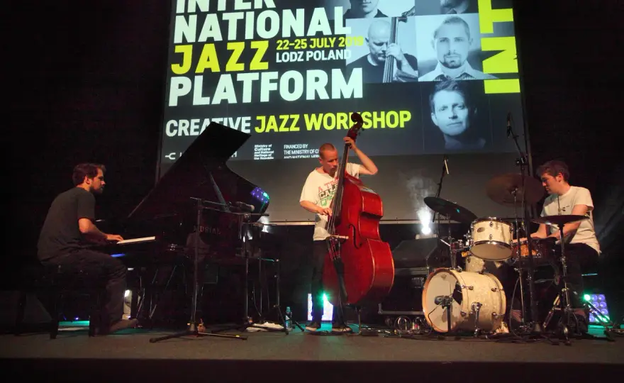 Najlepsze kluby jazzowe w Łodzi: muzyka na żywo i atmosfera