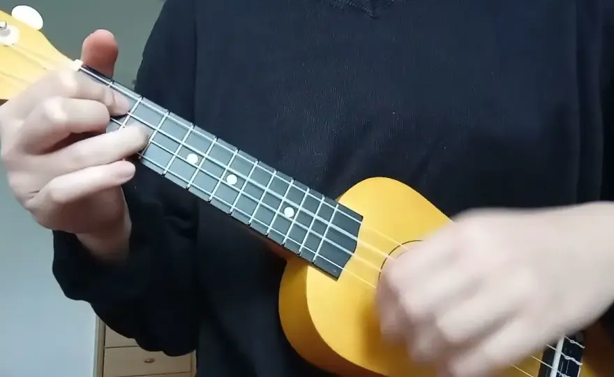 Jak łatwo zagrać na ukulele Hakuna Matata - prosty sposób dla każdego