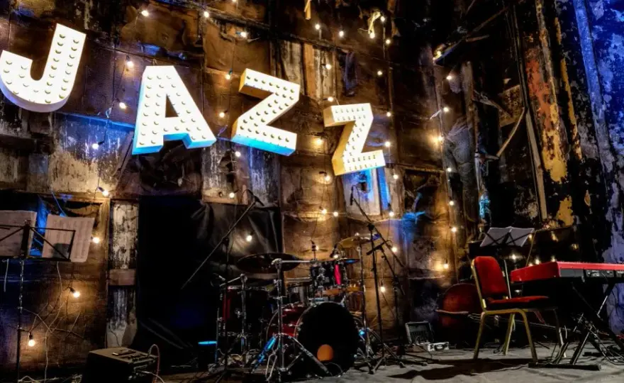 Tajemnicze style muzyki jazzowej w krzyżówce. Rozwiąż zagadkę!