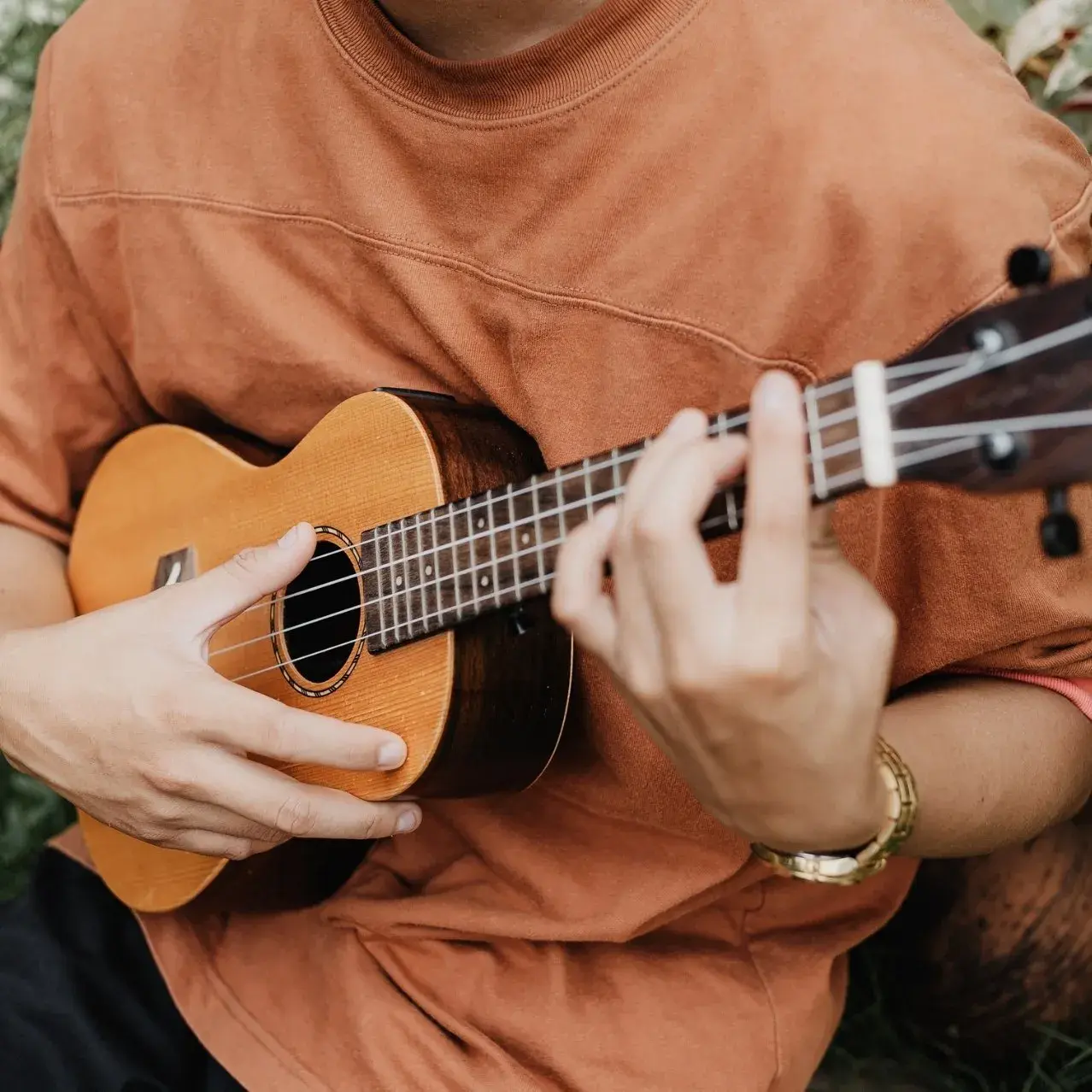 Czy nauka gry na ukulele jest trudna? Odkryj wyzwania i radości